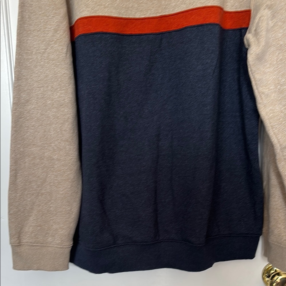 IZOD Men's Beige and Navy Sweater - Picture 7 of 7
